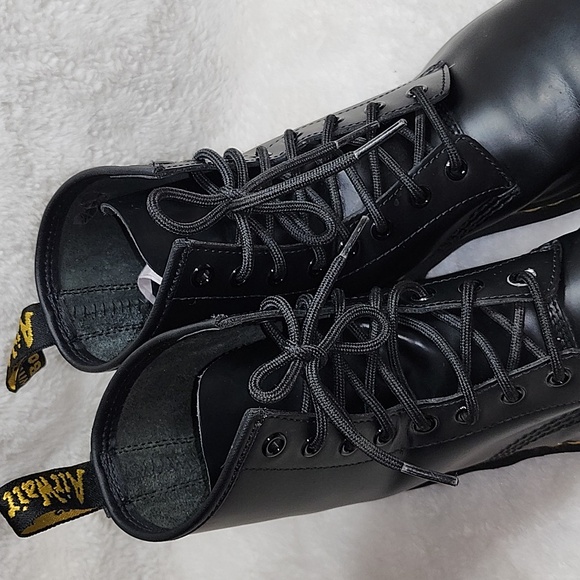 Dr. Martens 1460 Smooth Leather Lace Up Non Slip Chunky  Boots 8 - Picture 12 of 16